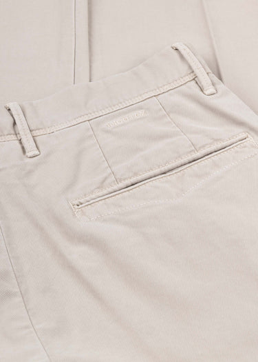 2000049823088-HW25-Dantendorfer-Incotex-42_MEN_TROUSERS_c0b17b13-3896-4abb-9ae2-7ba7b89d2bbc.jpg