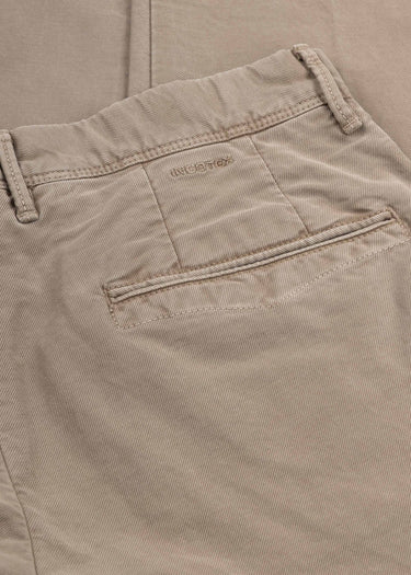 2000049823620-HW25-Dantendorfer-Incotex-42_MEN_TROUSERS_2459cd9e-95b8-4f7f-a836-4547d74af609.jpg