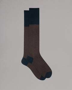 Lange gestreifte Socken