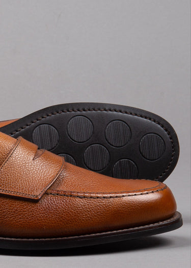 Crockett and Jones Herren Penny Loafer Schuh in braun mit Gummisohle