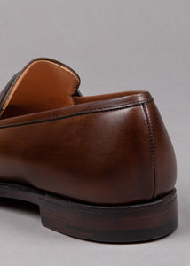 Crockett and Jones Herren Penny Loafer Schuh in braun mit Ledersohle